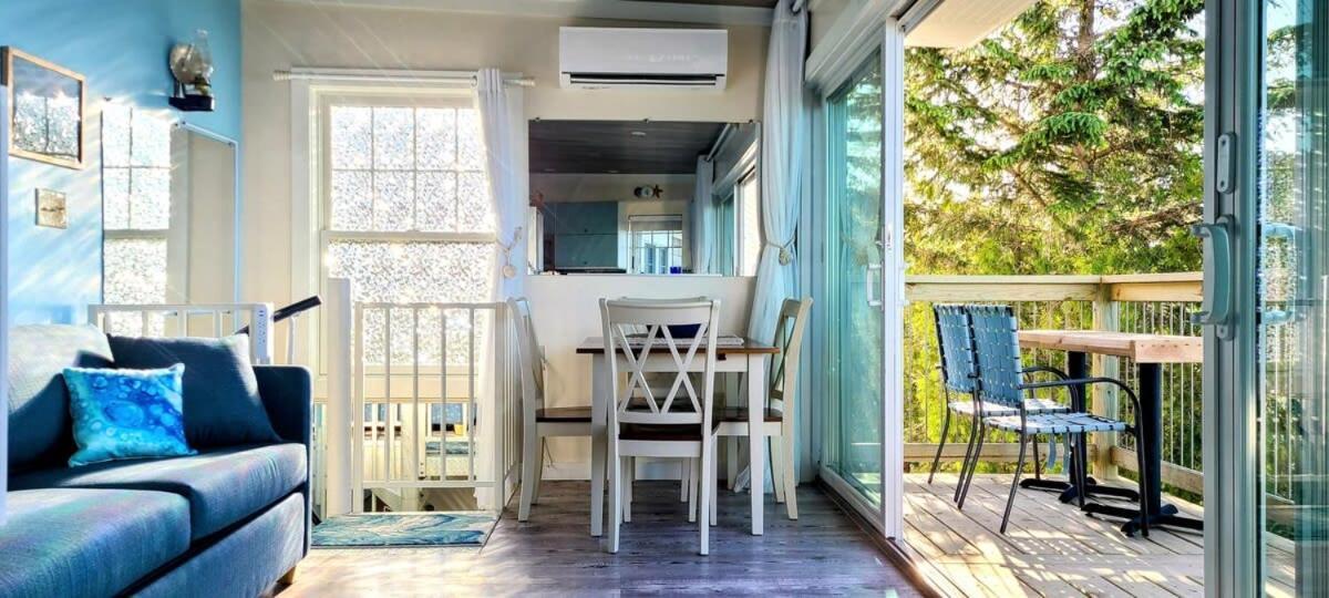 Loza House Coastal Design Unit With Lake & Mountain Views Платтсбург Экстерьер фото